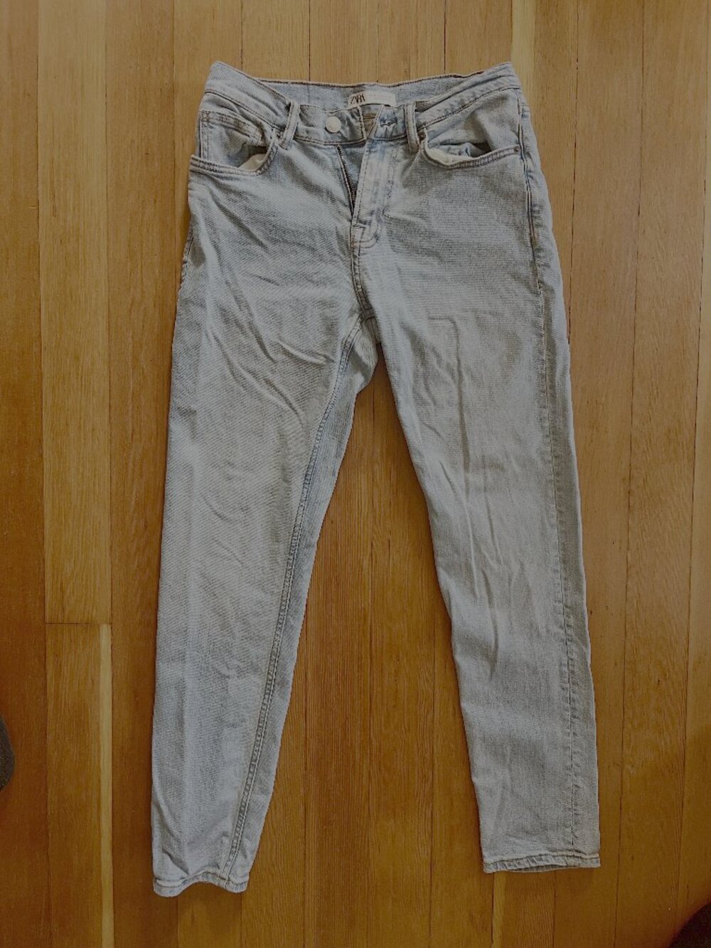 Light wash Zara jeans, slim fit, 30 x 32